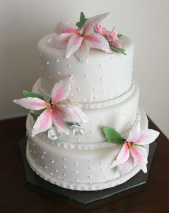 Bolo com flores de açúcar